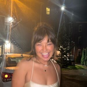 Meet your Posher, Caitlyn